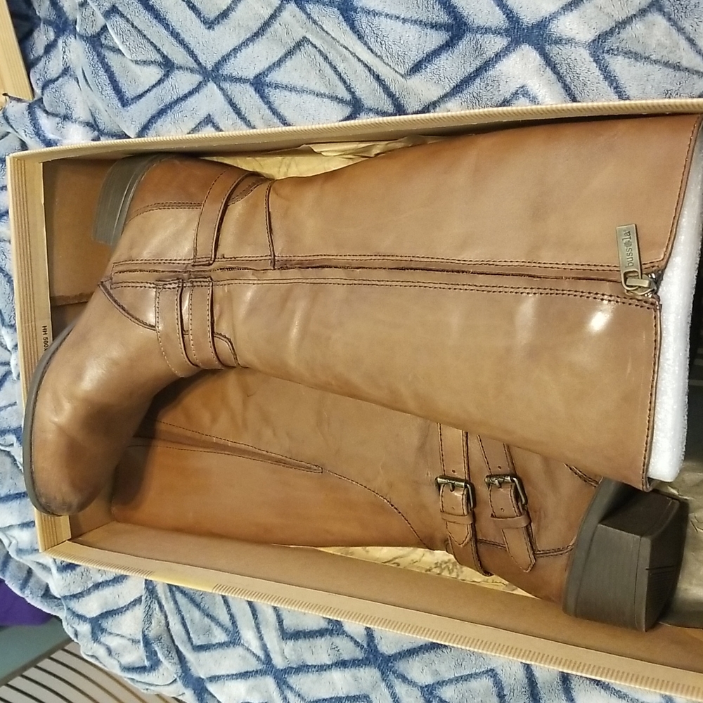 Tan Boots- 10M